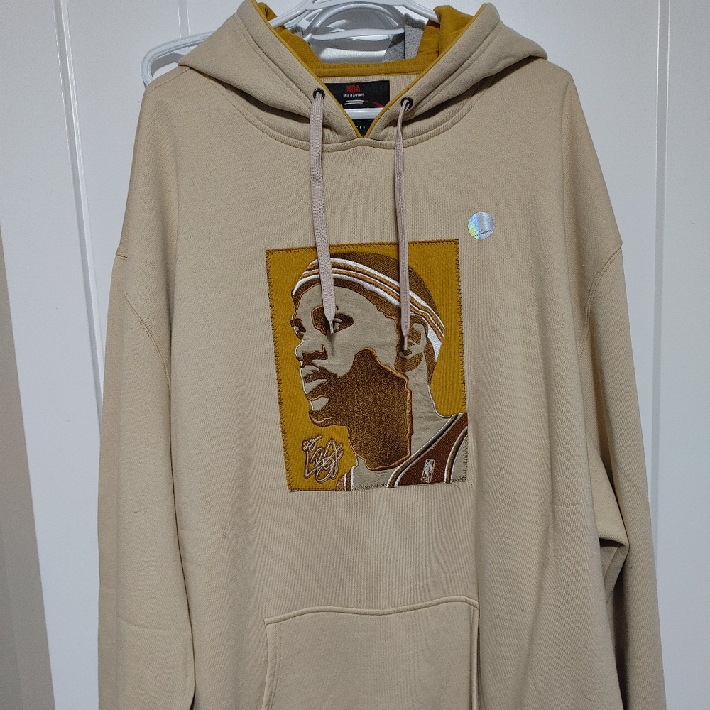 LeBron James UNK Cleveland Cavaliers Pullover Hoodie
